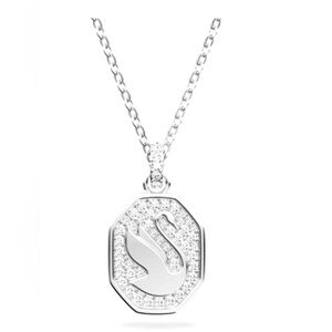 18 in. Silver Pendant Swarovski Necklace.